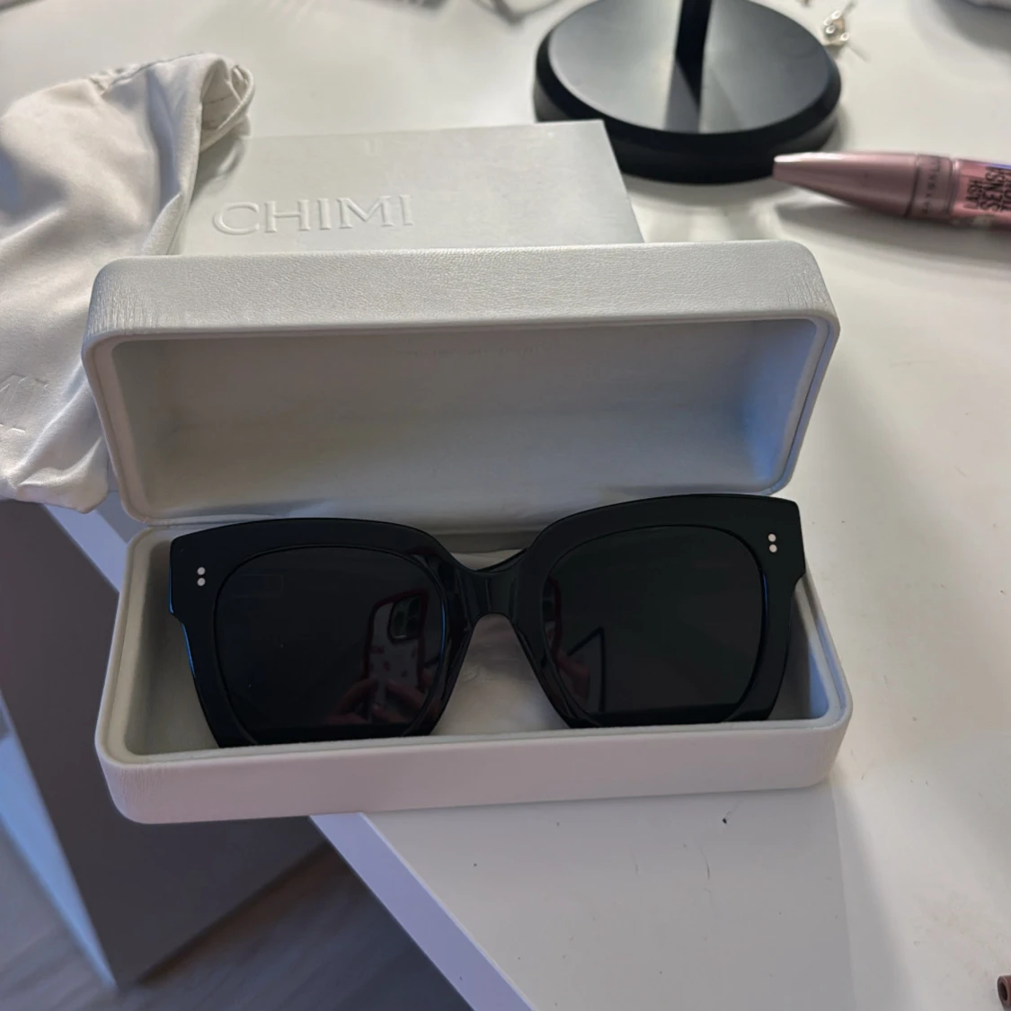 Svarta solglasögon från CHIMI - 1