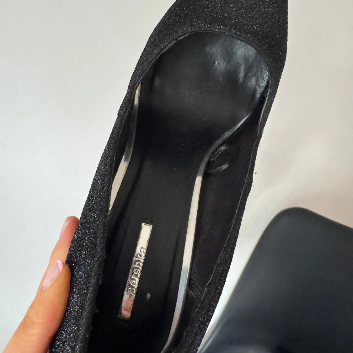 Svarta glittriga pumps från Bershka - 2