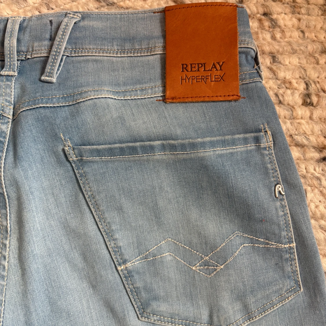 Ljusblå Replay Hyperflex Anbass jeans - 1