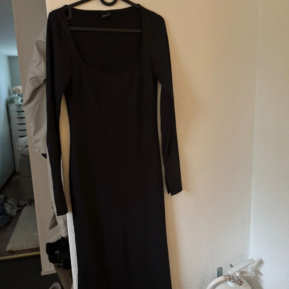 Svart långklänning från Gina Tricot