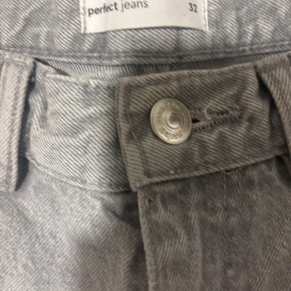 Grå jeansbyxor från Gina Tricot - 2