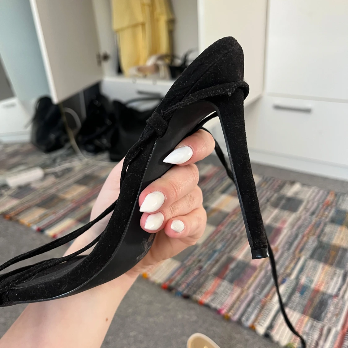 Svarta klackskor med snörning från Boohoo - 2