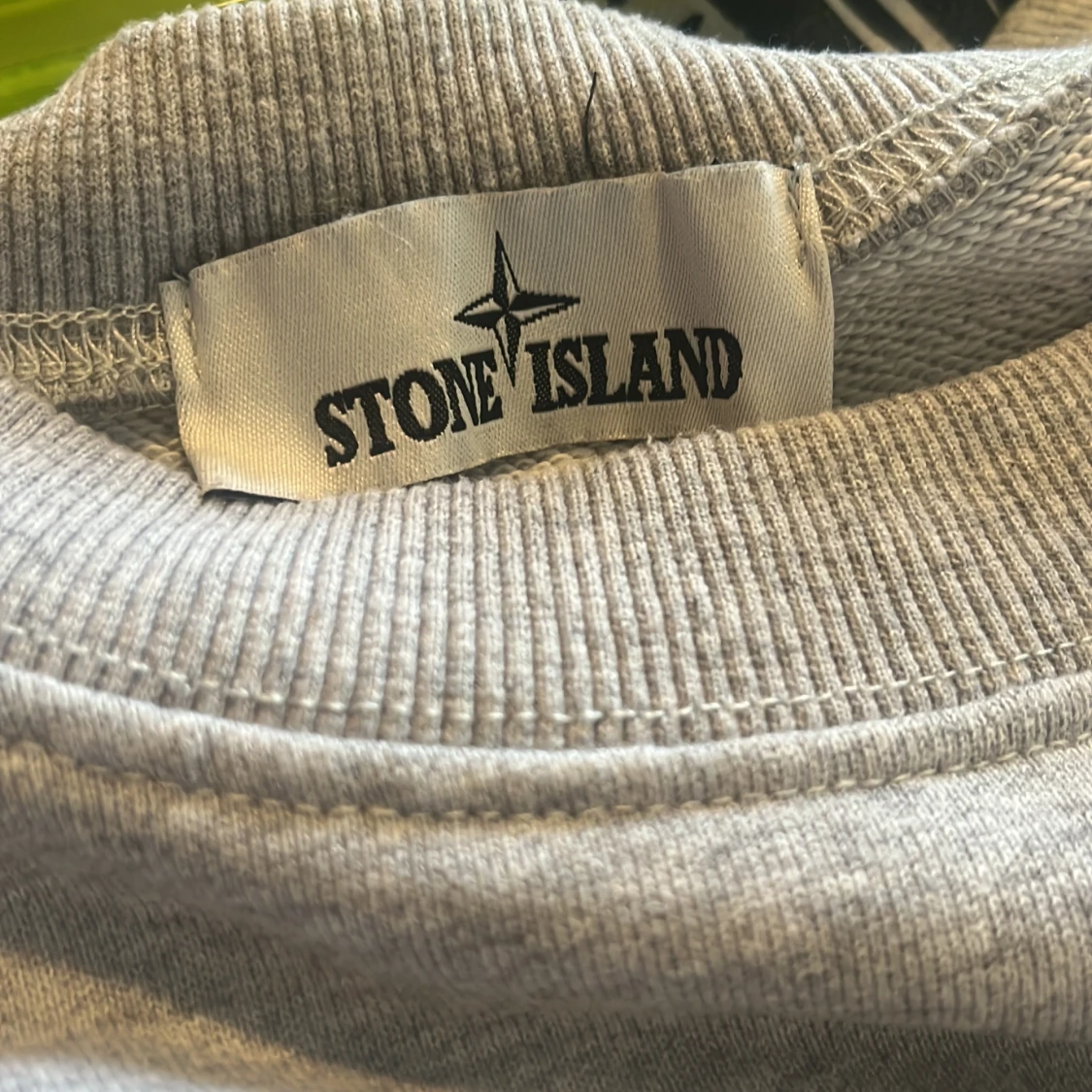 Grå sweatshirt från Stone Island - 3