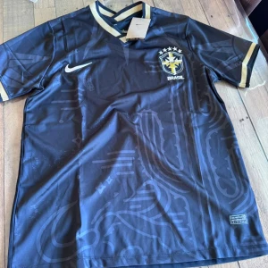 Brazilian fotbollströja nike - Helt NY och priset kan diskuteras.