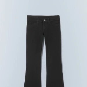 Weekday jeans  - Säljer mina svarta Cheap monday jeans då det är lite för små för mig i midjan! Midjemått: 34/35cm rakt över. Innerbenslängd: 81cm. Pris kan diskuteras vid snabb affär. (Priset är högre pga att storleken ofta är slutsåld) Knappt använda, tvättade en gång! Skriv för egna bilder :) 