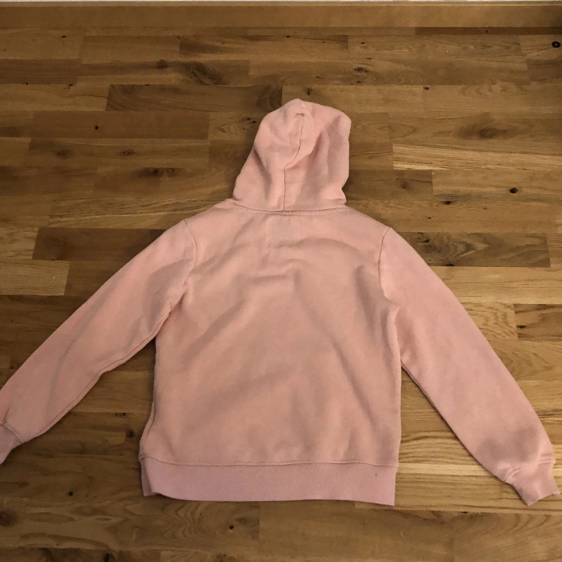 Ljusrosa hoodie från 157 - 1