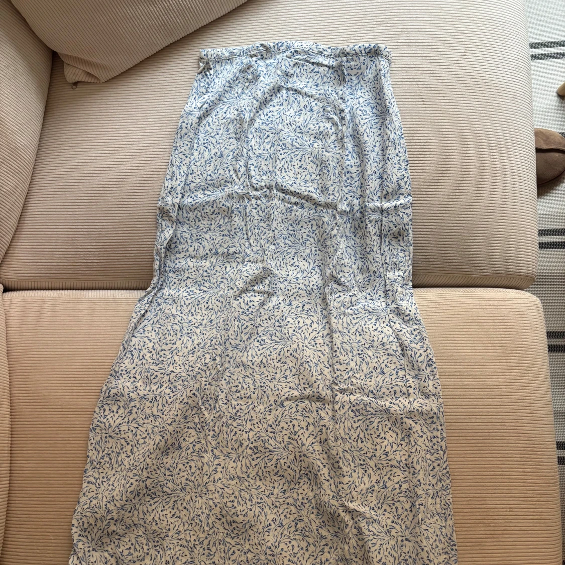 Blåvit blommig långkjol - 1