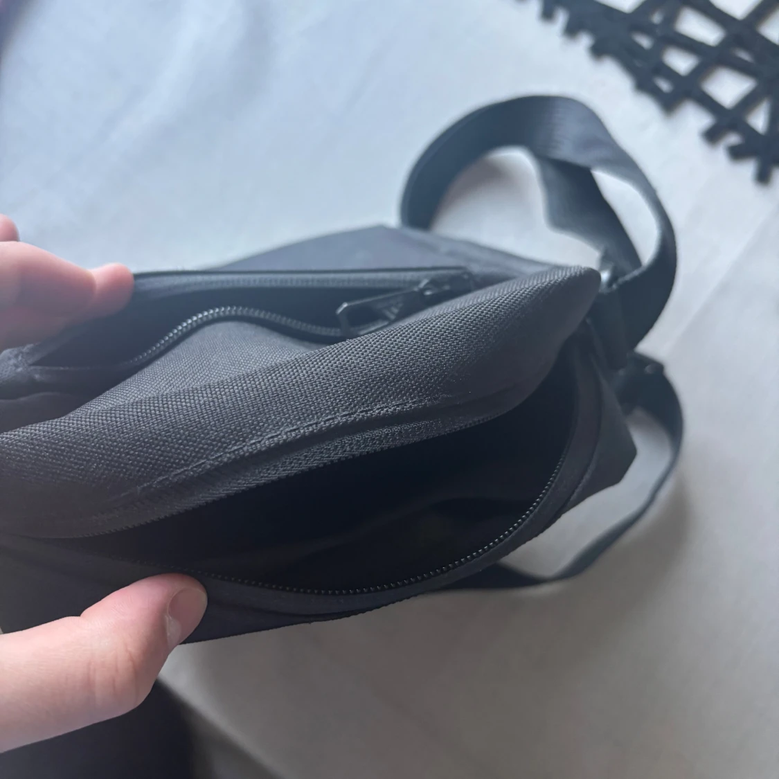 Svart axelväska från Adidas - 1