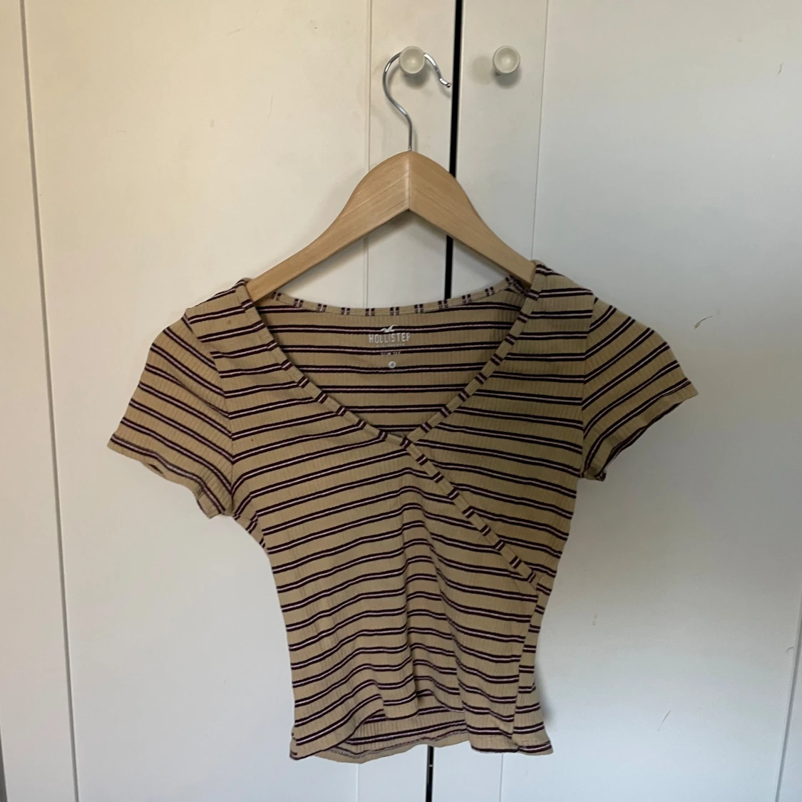 Randig ribbad topp från Hollister