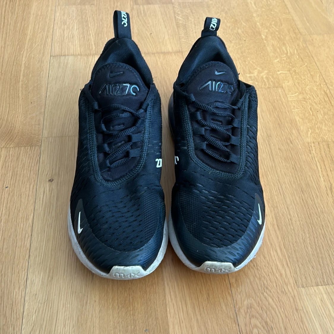 Svarta Nike Air Max 270