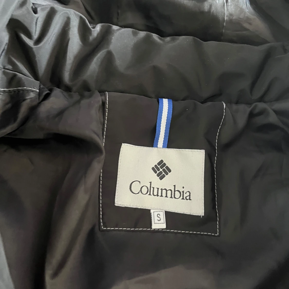 Svart pufferjacka från Columbia - 2