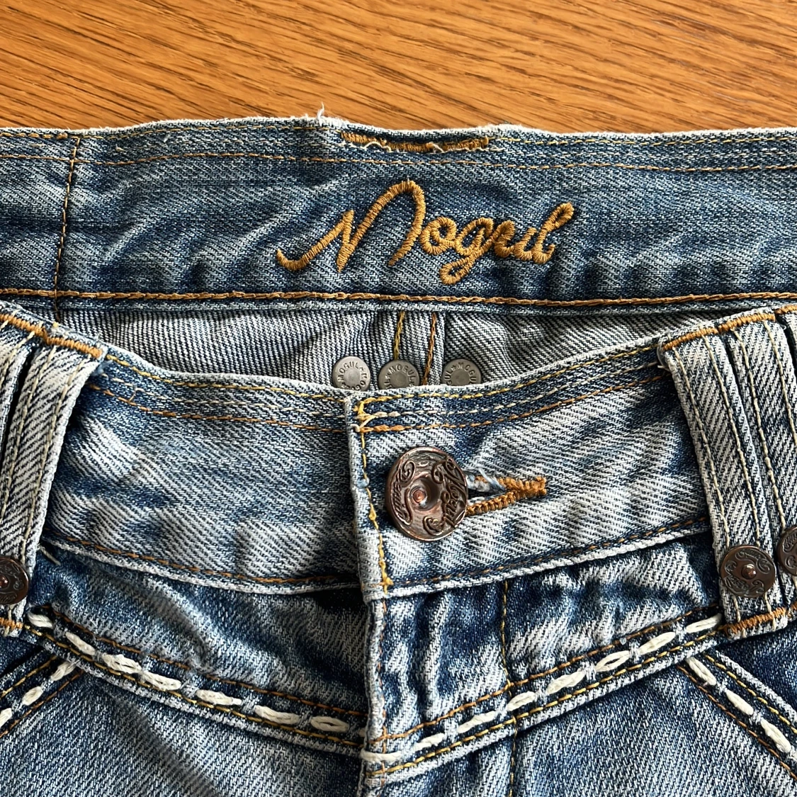 Lågmidjade jeansshorts - 1