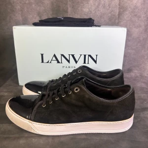Lanvin toecap sneaker -  Okej skick | Size uk 10 vilket passar 44/45 | fraktar spårbart inom 24 timmar |  för att köpa klicka ” köp nu” | vid frågor skriv ett meddelande | bara skorna medföljer 