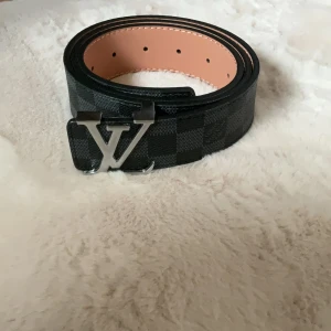 Lv - Säljer på grund av resel 