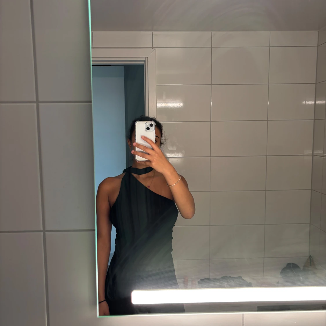 Svart oneshoulder topp