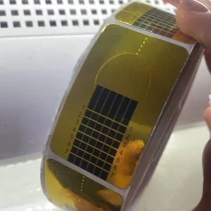 Nagelformar i guld för förlängning - Stor rulle med silvriga  nagelförlägning från Mylee, perfekta för att bygga och forma gel- eller akrylnaglar. Självhäftande papper med tydliga markeringar för exakt längd och form. Smidig att använda för både nybörjare och proffs.