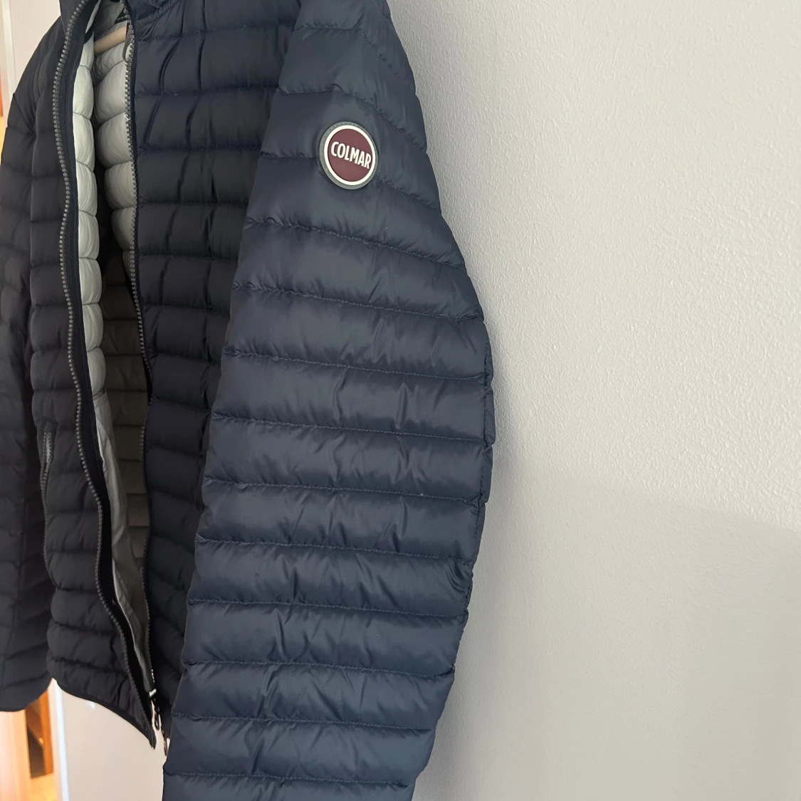 Mörkblå dunjacka från Colmar - 1