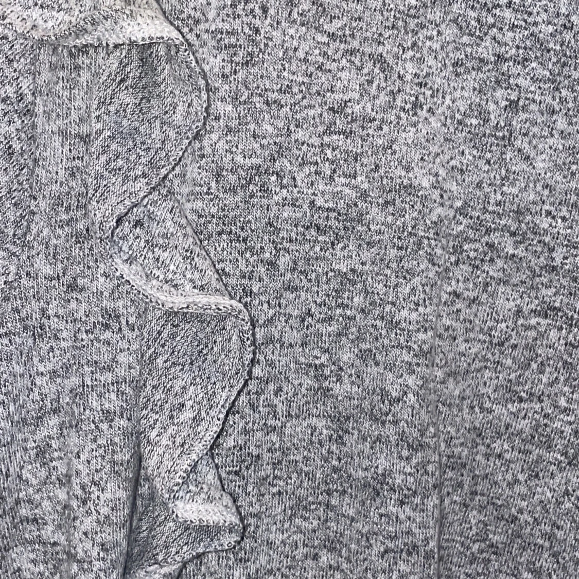 Grå volangtröja från Lindex - 1