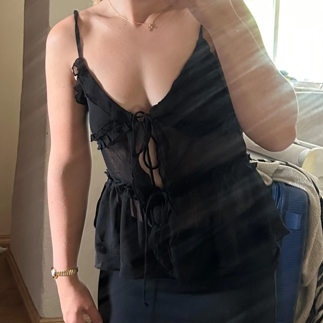 Svart knytt med volang från ONLY - 1