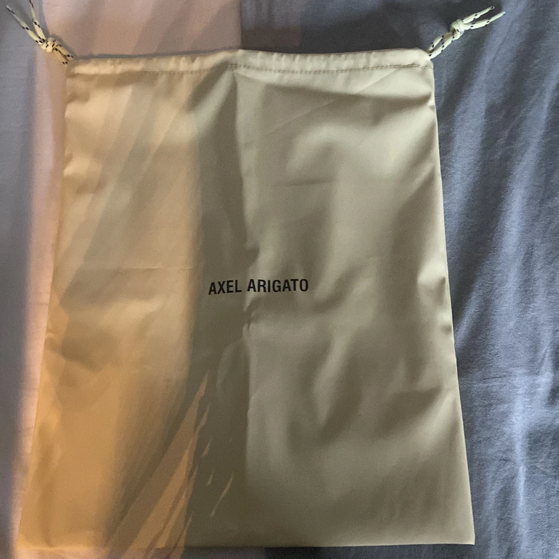 Svarta sneakers från Axel Arigato - 3