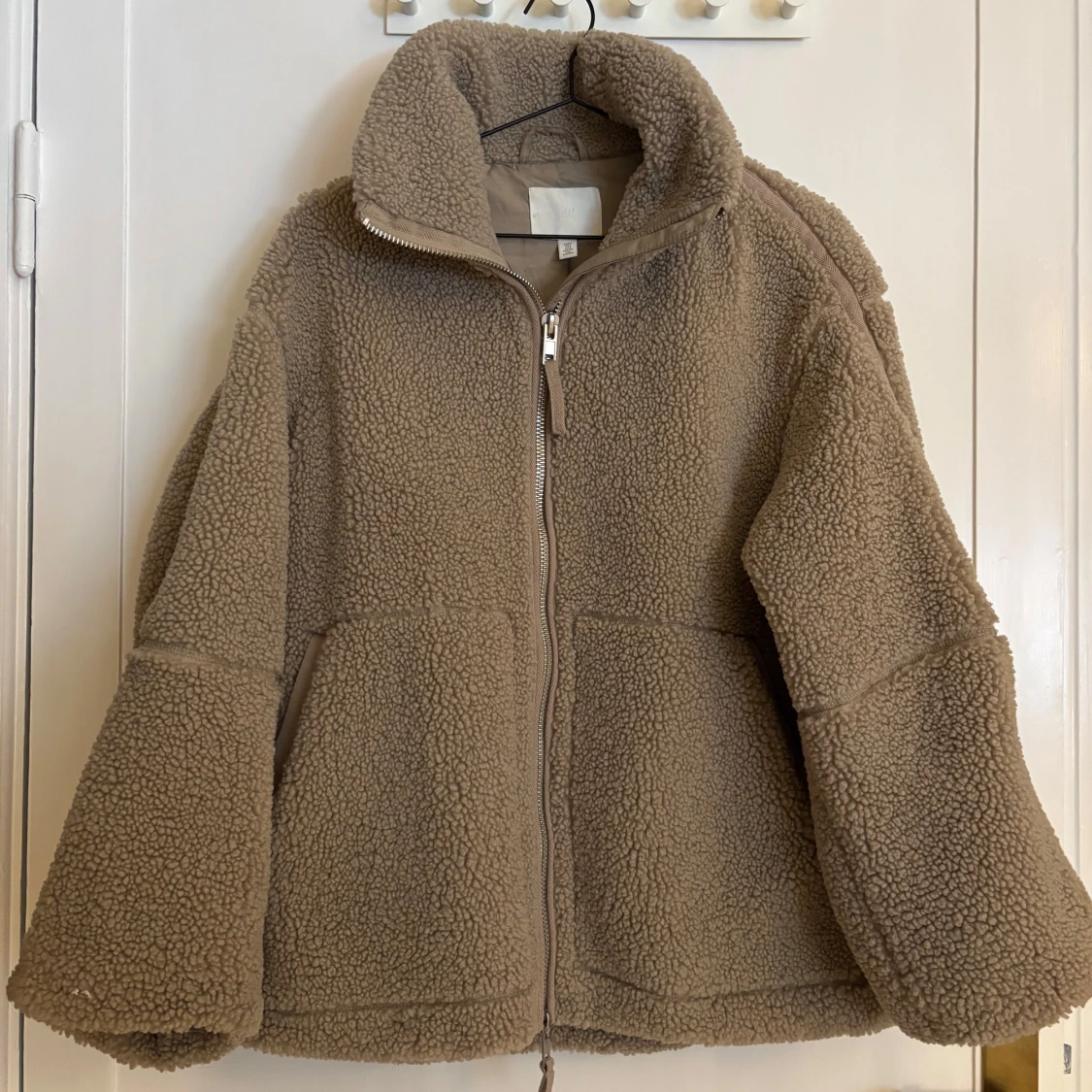 Beige teddyjacka från H&M - 2