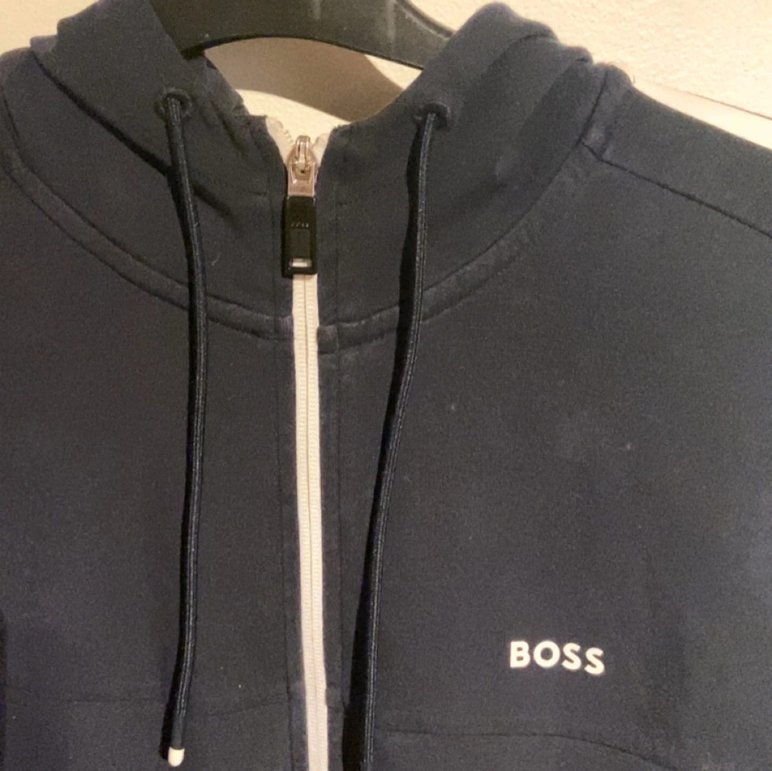 Mörkblå hoodie från Boss - 2