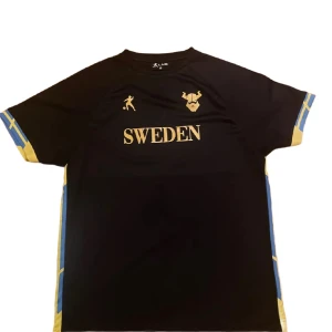 Fotbolls tröja  - Sällsynt fotbollströja Sverige från märket laib aldrig använt 