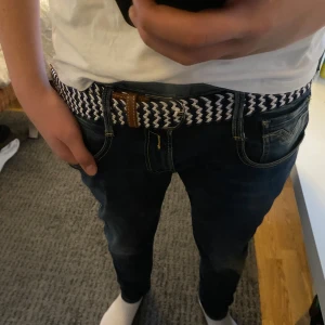 Skärp  - Tja säljer detta skärp det är 105CM 