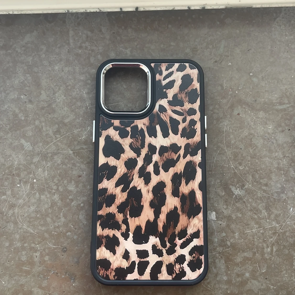 Leopardmönstrat mobilskal