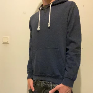 Pier one hoodie - Fet hoodie från pier one! passar S, skick 7/10. Vid frågor osv bara att skriva🙌🏻 pris ej hugget.