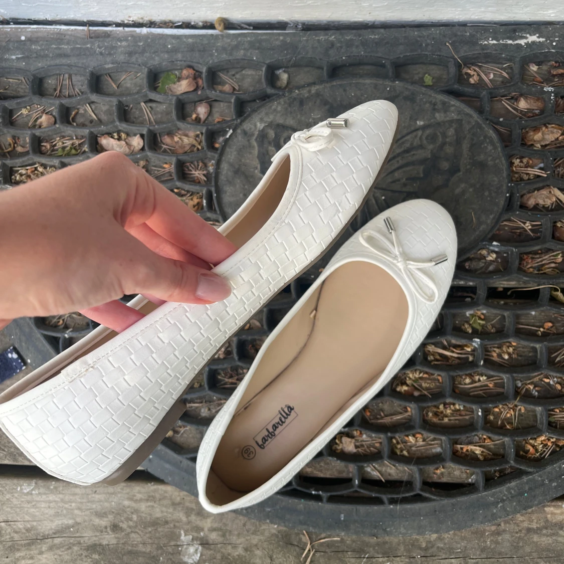 Vita ballerinaskor med rosett från Barbarella - 2