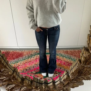 Utsvängda lowwaist jeans  - Sjukt najs jeans som passar till allt!!