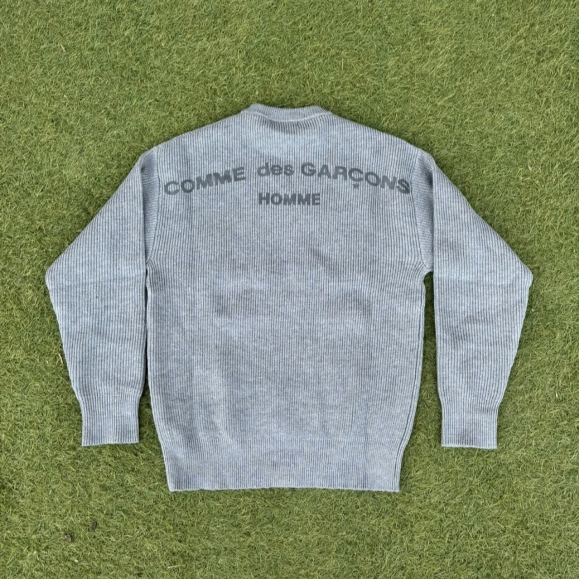 Grå Comme des Garçons tröja