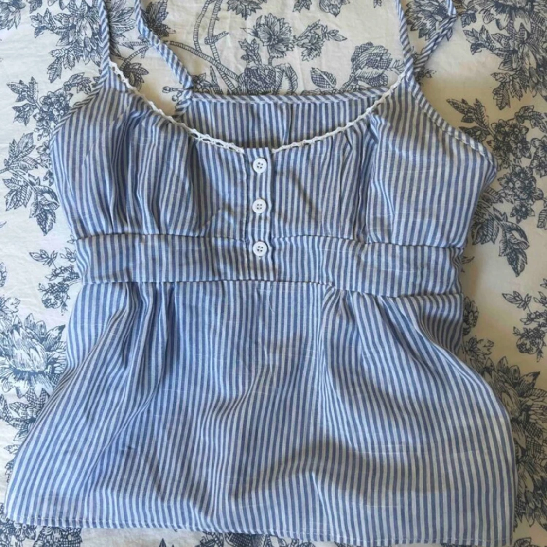 Blåvit randig linnetopp 