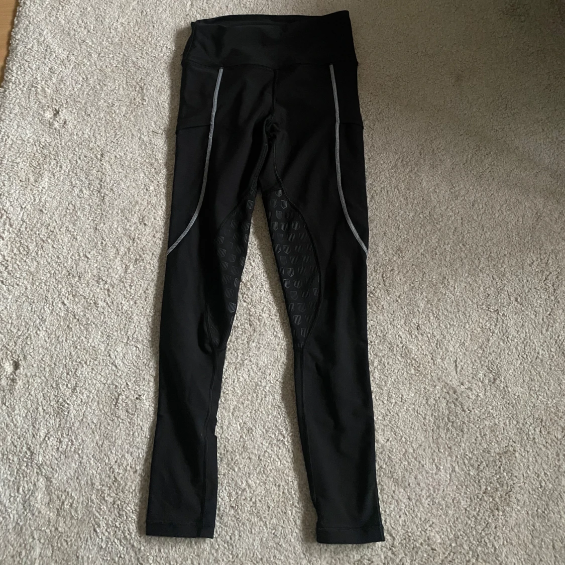 Maya delorez ridbyxor