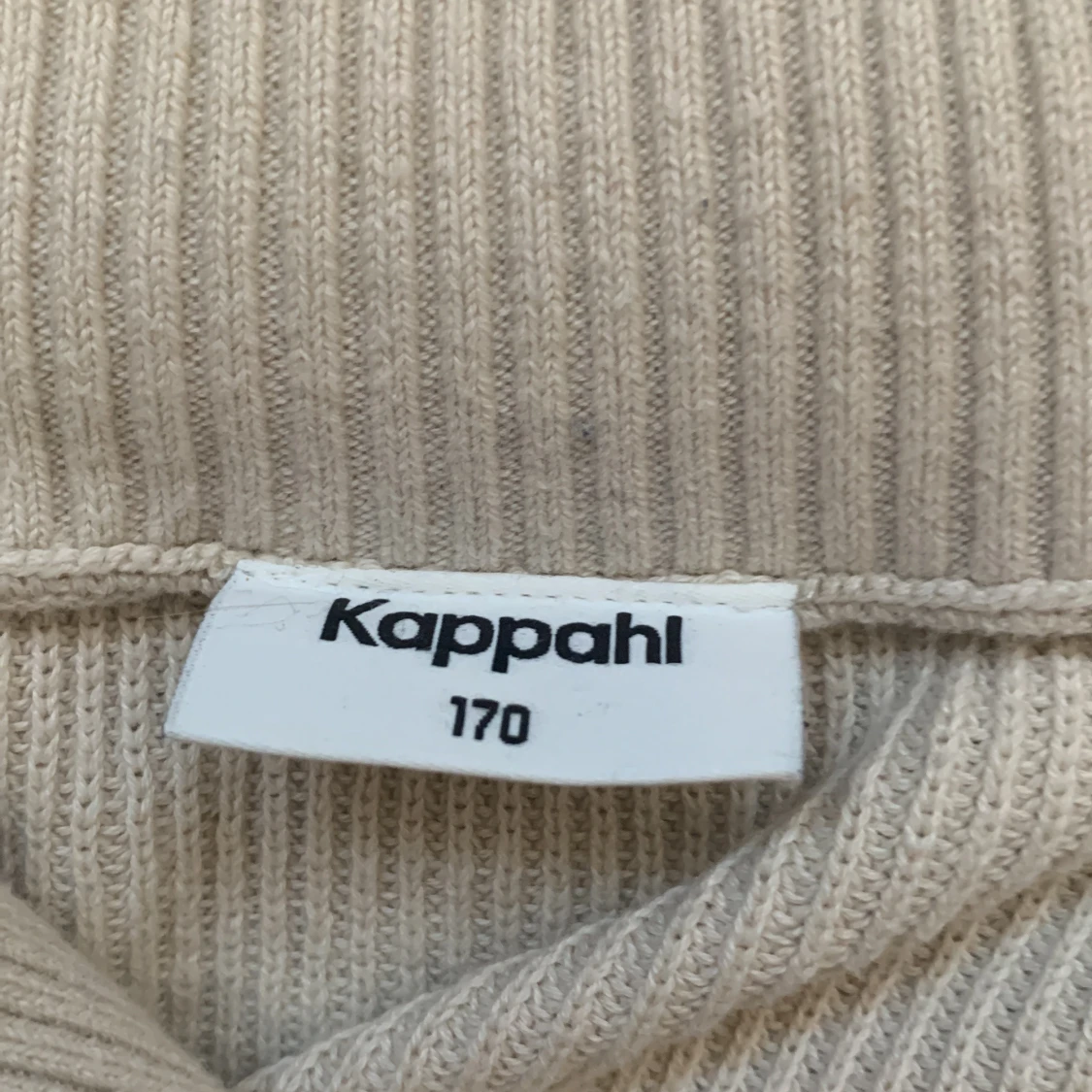 Beige ribbad tröja från Kappahl - 1