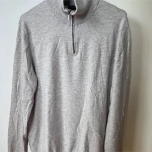 Massimo dutti halfzip  - Sitter som m bra skick