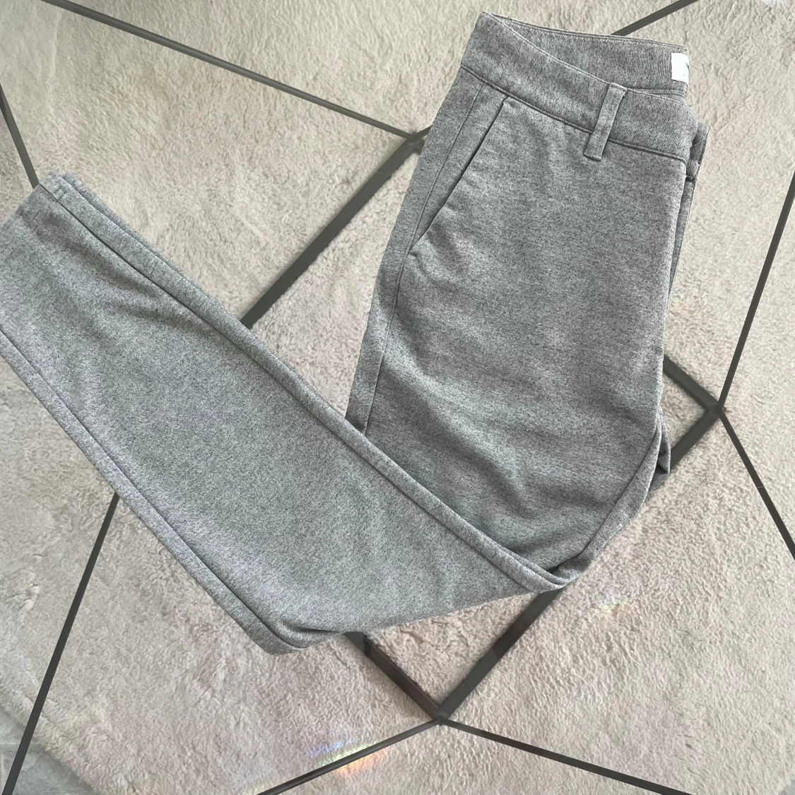 Grå byxor från Only & Sons - 3