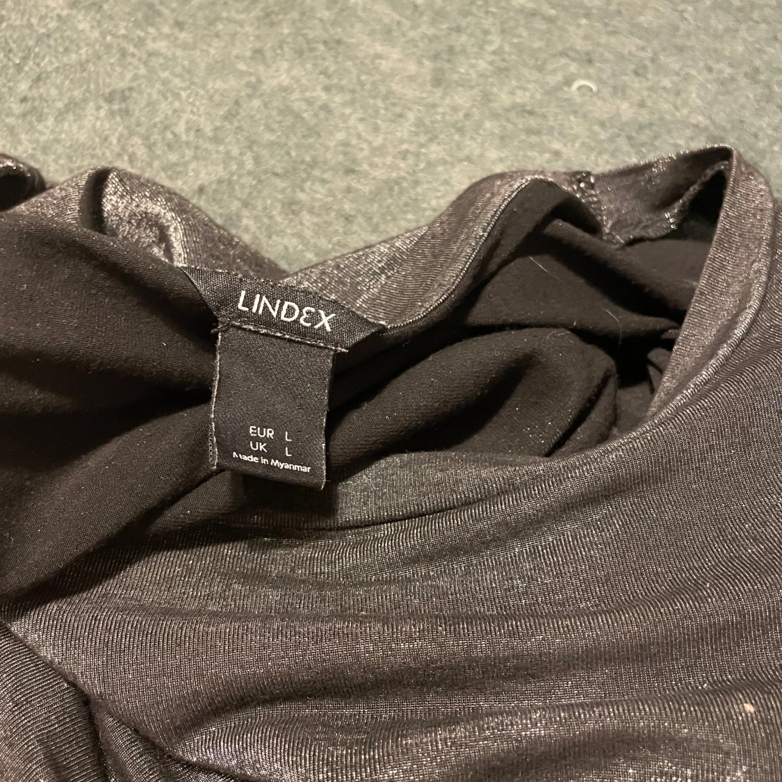 Svart glittrig topp från Lindex - 2