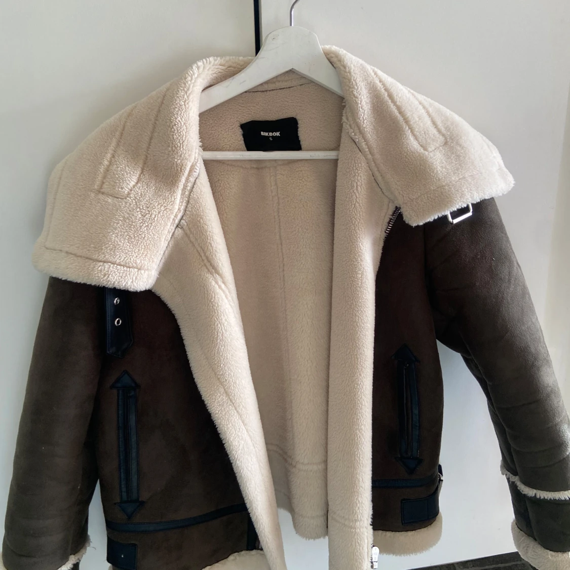 Brun och beige jacka från Weekday - 1