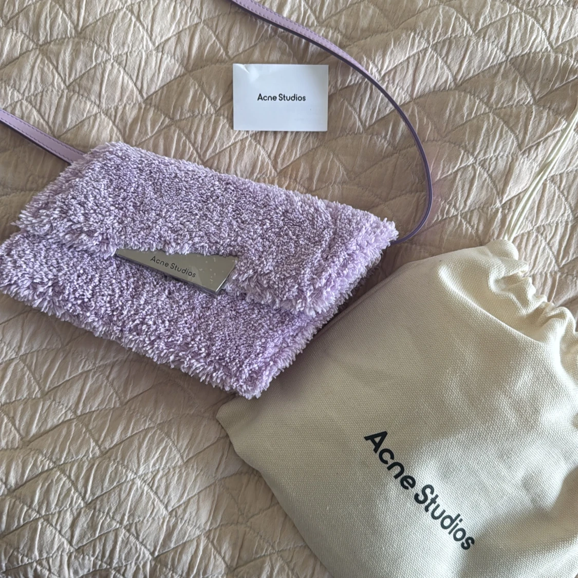 En helt ny ljuslila axelväska Acne Studios - 3