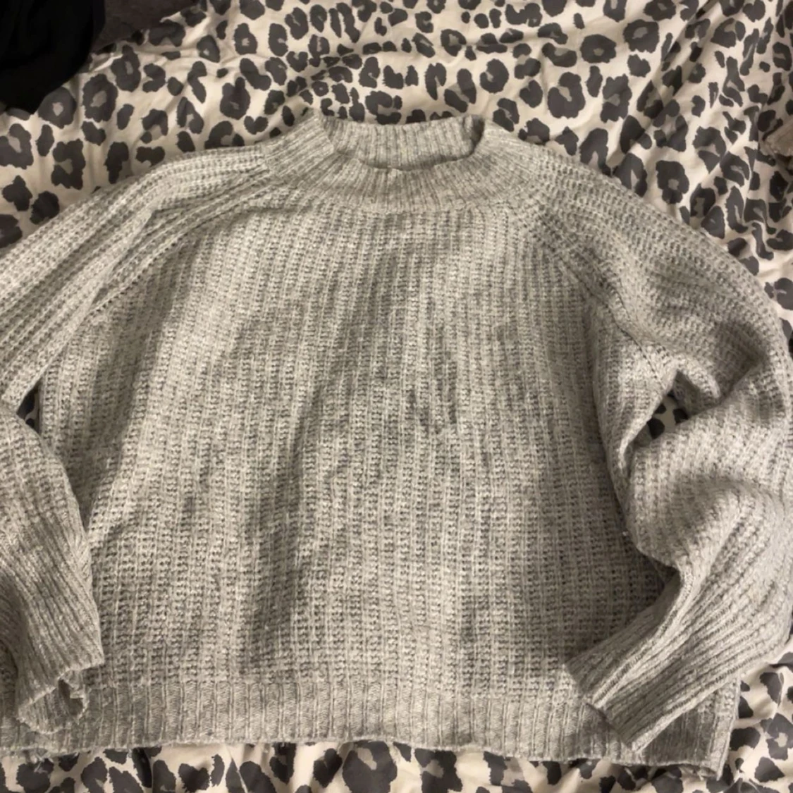 Grå stickad tröja från 157