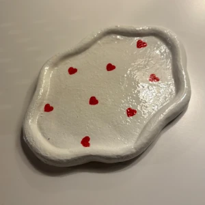 handgjord liten bricka  - Gullig hjärtbricka som kan användas till smycken, småsaker och mycket annat❣️