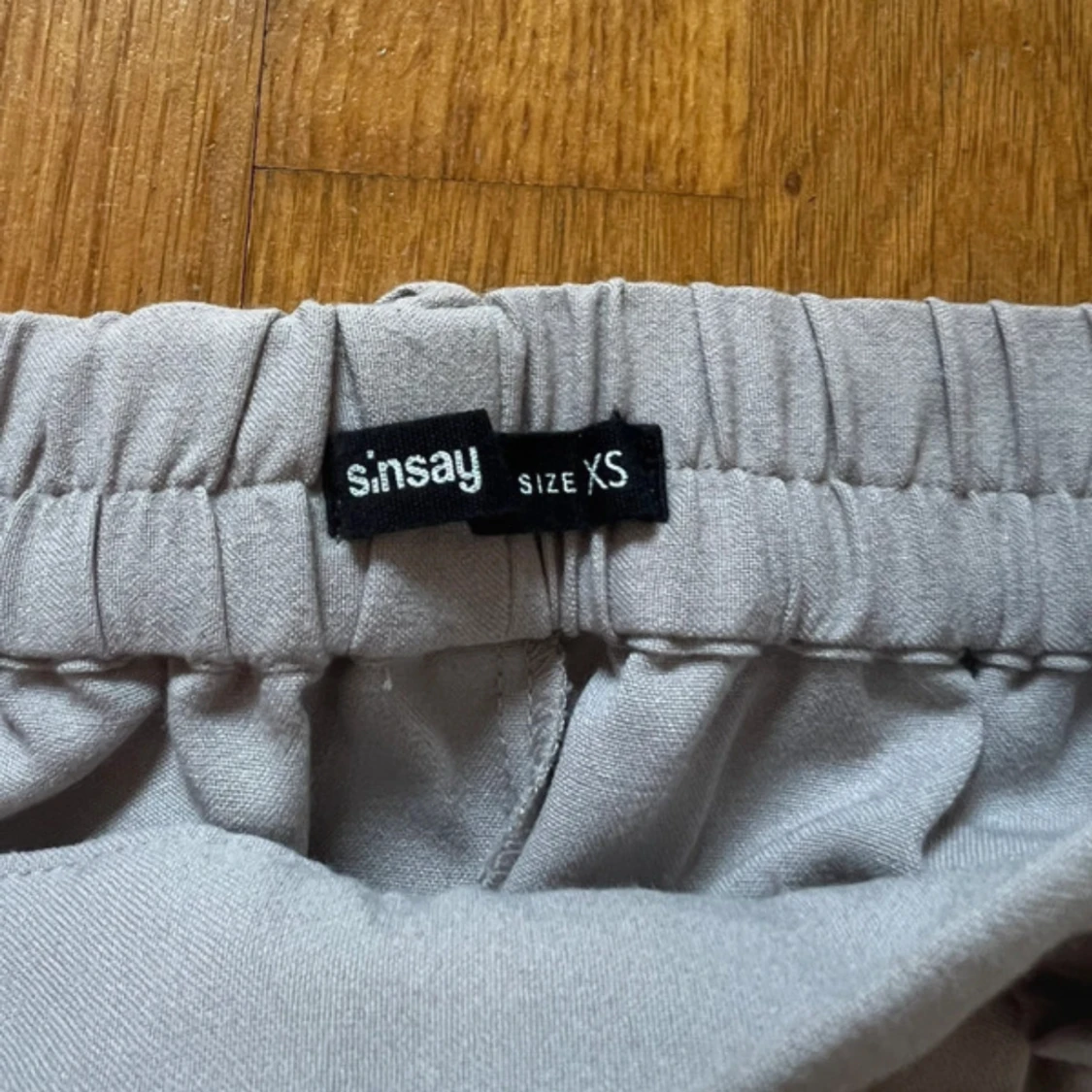 Beige cargopants från Sinsay - 2