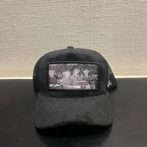 Maggiore Keps Limited Edition - Snygg limited edition keps från Maggiore. Kepsen är helt i nyskick och aldrig använd. Nypris på Maggiores hemsida är 800kr.