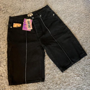 CORTEIZ JORTS - hej, säljer dessa corteiz jorts/shorts, helt nya självklart och är i riktigt bra kvalité. Tags medföljer
