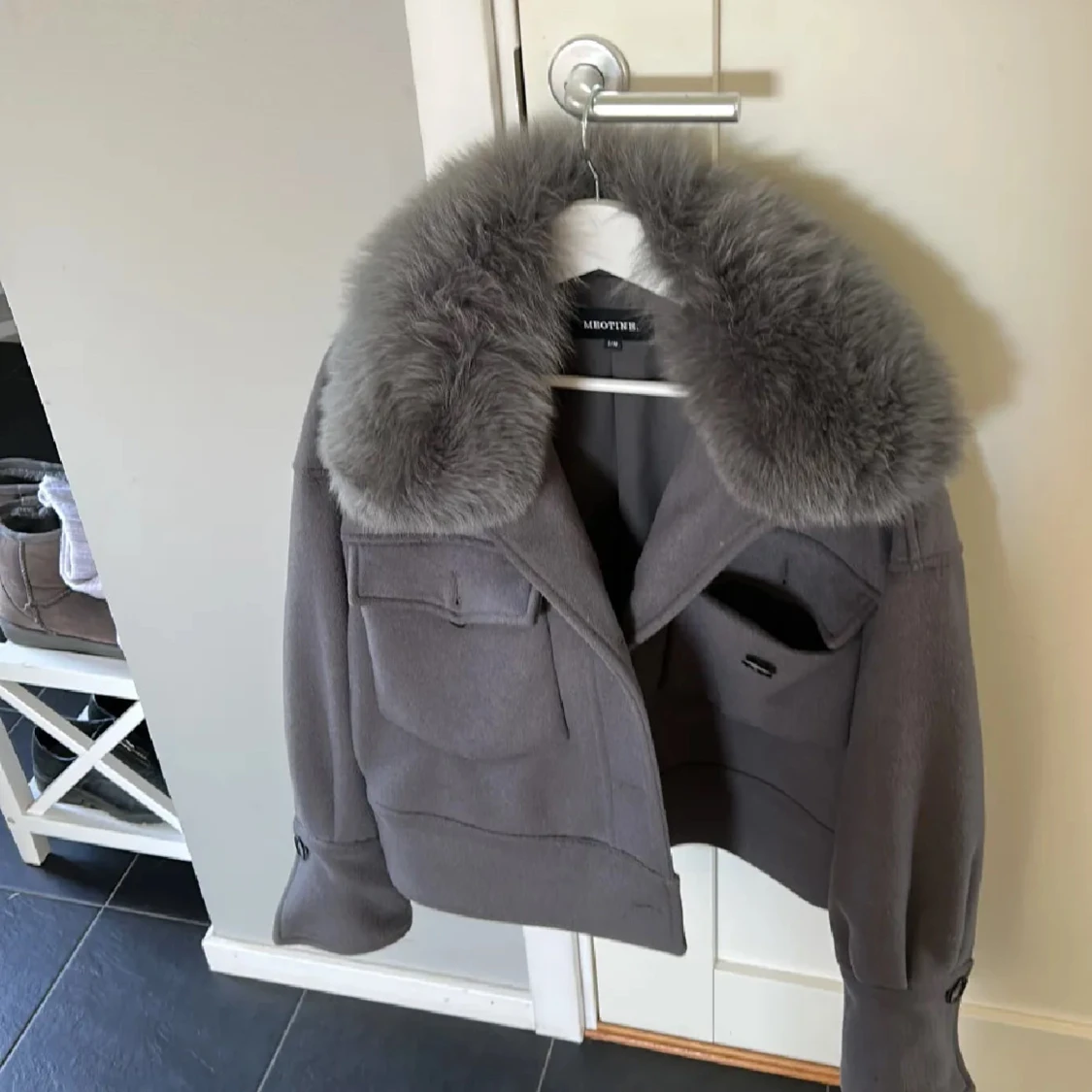 Grå pälsjacka från Meotine S/M - 2