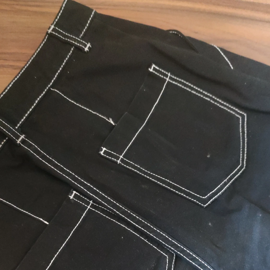 Svarta cargopants från H&M DIVIDED - 3