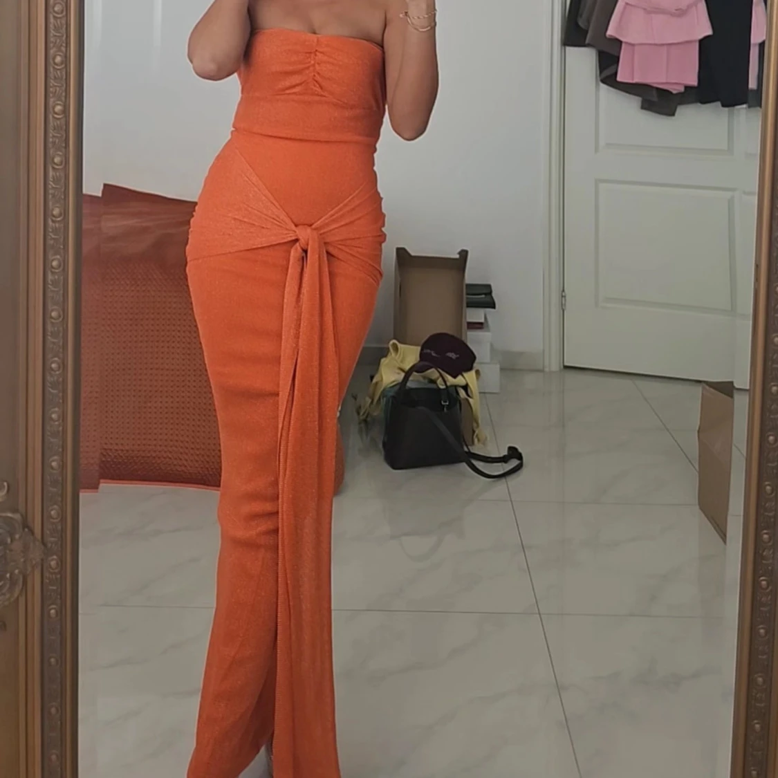 Orange långklänning med knyt - 1