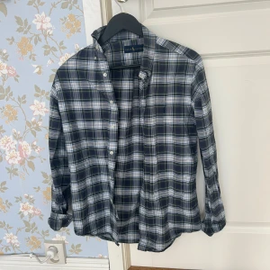 Rutig Ralph Lauren skjorta  - Rutig Ralph Lauren skjorta storlek S